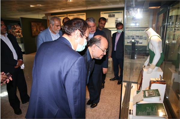 بازدید آقای شریعتمداری از موزه ملی ورزش، المپیک و پارالمپیک 11