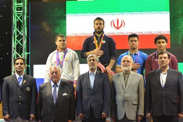 با حضور رئیس و دبیرکل کمیته ملی المپیک؛مراسم افتتاحیه و توزیع مدال رقابت های بین المللی وزنه برداری جام فجر برگزار شد