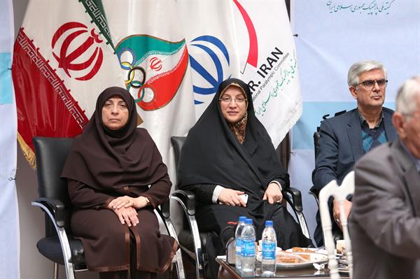 نشست صمیمی پبشکسوتان ورزشی کشور با مسئولین وزارت ورزش و کمیته ملی المپیک و پارالمپیک 54