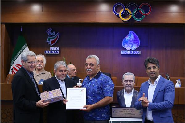 مراسم رونمایی از سردیس ماسیس هامبارسومیان 46