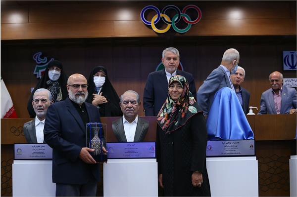 مراسم رونمایی از سردیس چهره های ماندگار ورزش ایران 52