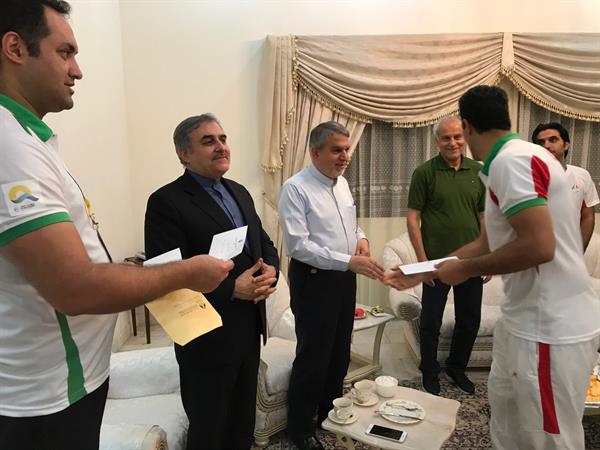 نخستین دوره بازی های جهانی ساحلی_ قطر؛ساحلی بازان فوتبال پاداش پای سکوی خود را دریافت کردند