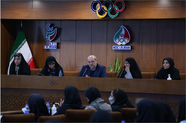 دوره مدیریت و رهبری در ورزش زنان 15