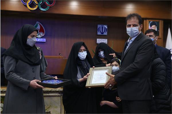 مراسم نکوداشت خانم طاهره طاهریان 36