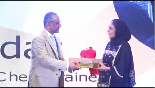 پریدر عنوان بهترین مربی بانوان جهان را کسب کرد