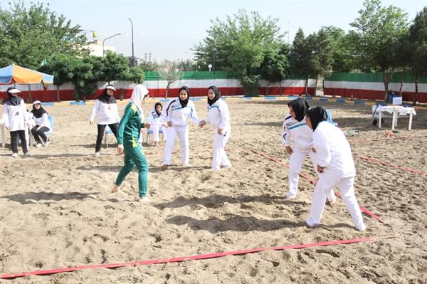 8 تیم برتر مسابقات کبدی ساحلی بانوان مشخص شدند