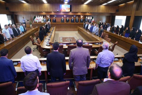 برگزاری نشست صمیمی رییس کمیته ملی المپیک با کارمندان و تجلیل از بازنشستگان کمیته