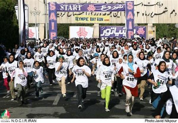 همزمان با برگزاری جشنوراه زمستانی و تجلیل از قهرمنان المپیک