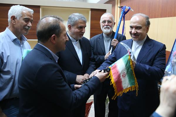 مراسم اهدا مدال و کاپ افتخارآفرینان ورزش کشور به موزه المپیک و پارالمپیک -- 45