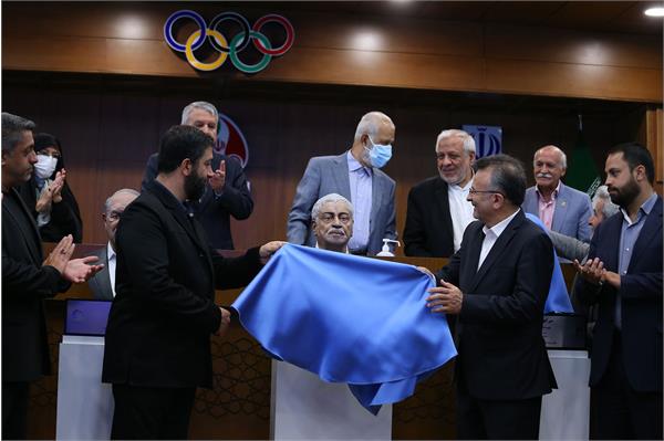 مراسم رونمایی از سردیس چهره های ماندگار ورزش ایران 53