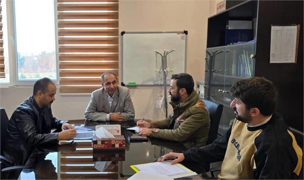 برگزاری جلسه مربی تیم ملی اسکیت بُرد با مسئولین فدراسیون برای برنامه‌ریزی مسابقات آسیایی