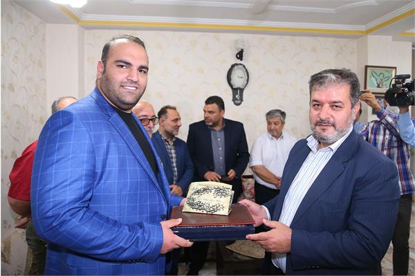 نصب تابلوهای افتخار قهرمانان المپیک استان مازندران 29