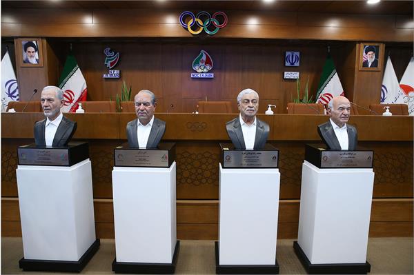 مراسم رونمایی از سردیس چهره های ماندگار ورزش ایران 69