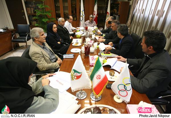 در ادامه نشست با فدراسیون های اعزامی به بازیهای آسیایی اینچئون؛مسئولان و کادر فنی قایقرانی برنامه های خود را اعلام کردند