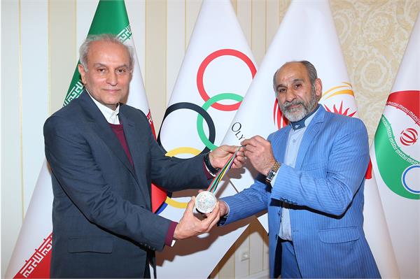 اهدا مدال نقره عسگری محمدیان در المپیک بارسلون به موزه ملی ورزش، المپیک و پارالمپیک  11