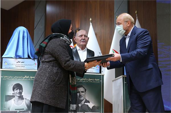 مراسم رونمایی از تندیس قهرمانان ورزش کشور با حضور رییس مجلس شورای اسلامی 51