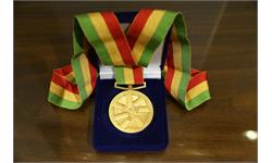 اهدا مدال طلای بازی های آسیایی هیروشیما توسط فریبرز عسگری  13