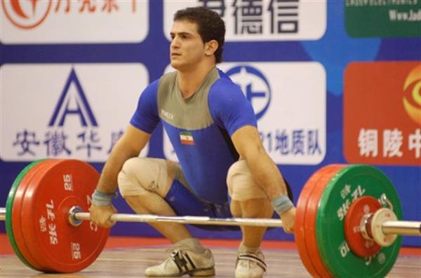 ضمن کسب طلای وزنه برداری جام باشگاه های آسیا؛ سهراب مرادی هم به رکوردهای دنیا حمله کرد