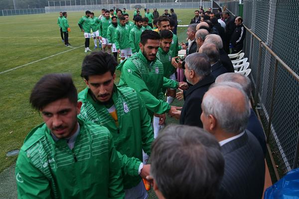بازدید مسئولان ورزش کشور از تمرین تیم ملی فوتبال امید 12