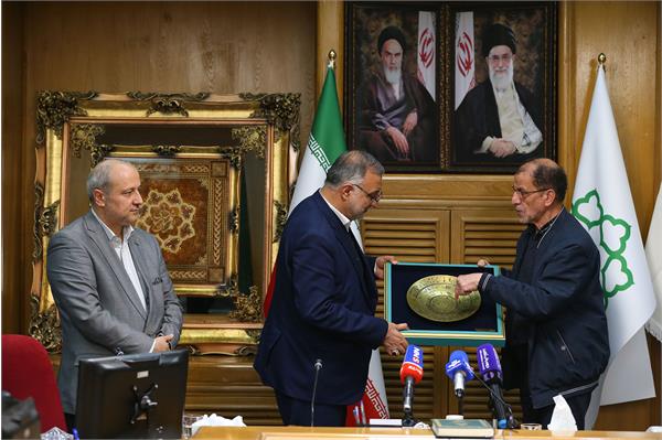 امضای تفاهم نامه همکاری با شهرداری تهران 12