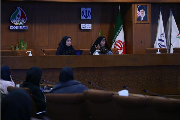 جلسه مدیریت رهبری زنان 3