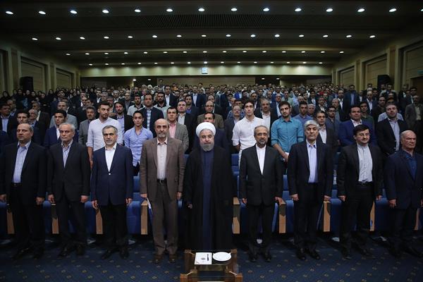 رییس جمهوری در ضیافت افطار با ورزشکاران:ملت ایران همواره به قهرمانان بزرگ و تاریخی خود افتخار می‌کند/ ورزشکاران المپیکی برای ملت ایران غرور و افتخار خلق کنند