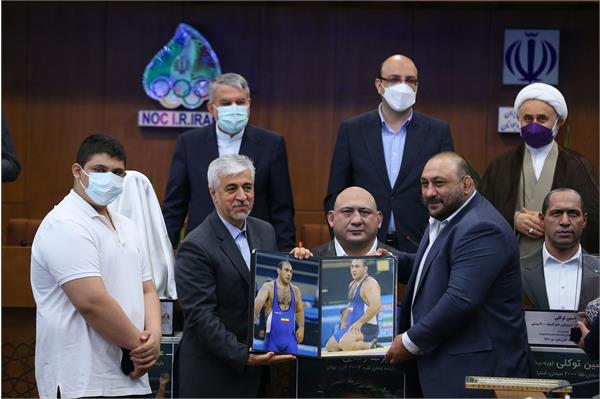 مراسم رونمایی از سردیس قهرمانان ورزش کشور/ 24