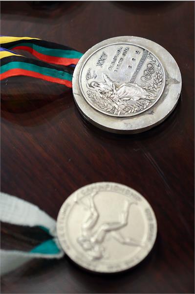 اهدا مدال نقره عسگری محمدیان در المپیک بارسلون به موزه ملی ورزش، المپیک و پارالمپیک  16