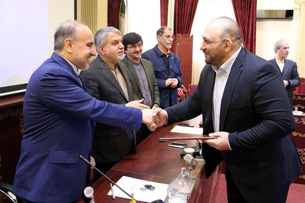 اهدای مدال ها و افتخارات 13