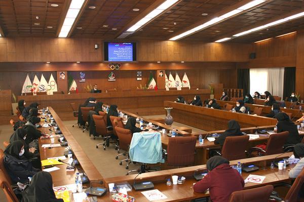 در هفتمین روز از دوره عالی رهبری در ورزش زنان صورت گرفت:آموزش گام به گام نحوه نگارش طرح کسب و کار در صنعت ورزش