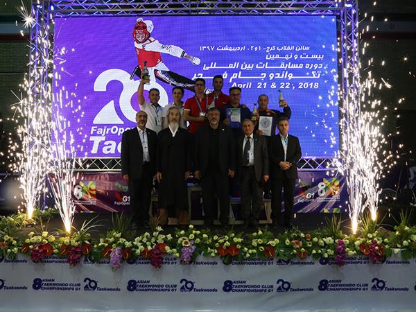 در پایان بیست و نهمین دوره مسابقات بین‌المللی جام فجر؛البرزی‌ها جام قهرمانی را بالای سر بردند