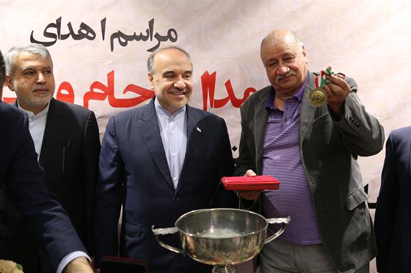 مراسم اهدا مدال و کاپ افتخارآفرینان ورزش کشور به موزه المپیک و پارالمپیک 34