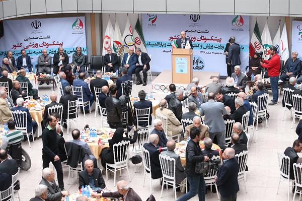 نشست صمیمی پبشکسوتان ورزشی کشور با مسئولین وزارت ورزش و کمیته ملی المپیک و پارالمپیک 63