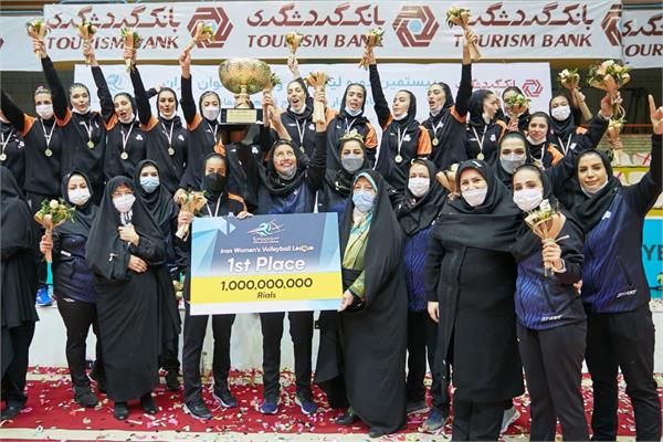 حضور نایب رییس کمیته ملی المپیک در مسابقات لیگ برتر والیبال بانوان