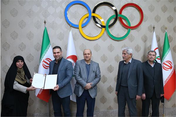 جلسه کمیسیون آموزش و مدیریت 39