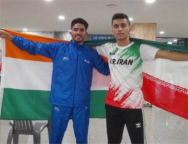 سمیر اقبالی مدال برنز ماده ۳۰۰۰متر مانع را را کسب کرد