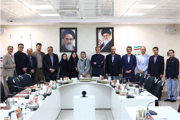 برگزاری نشست و اهدای احکام اعضای کمیسیون ورزش و محیط زیست
