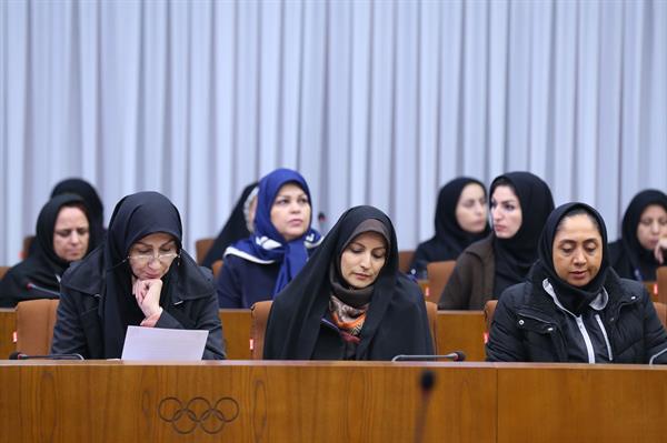 همایش ملی زن و ورزش- فرصت ها و چالش ها 4