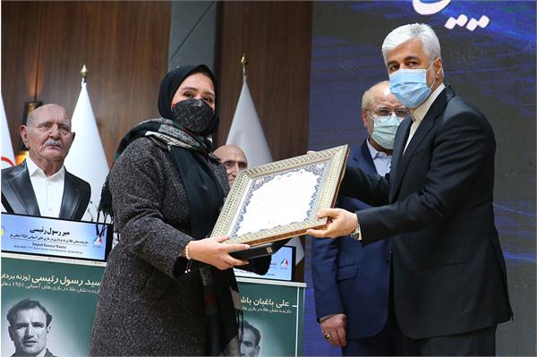 مراسم رونمایی از تندیس قهرمانان ورزش کشور با حضور رییس مجلس شورای اسلامی 52