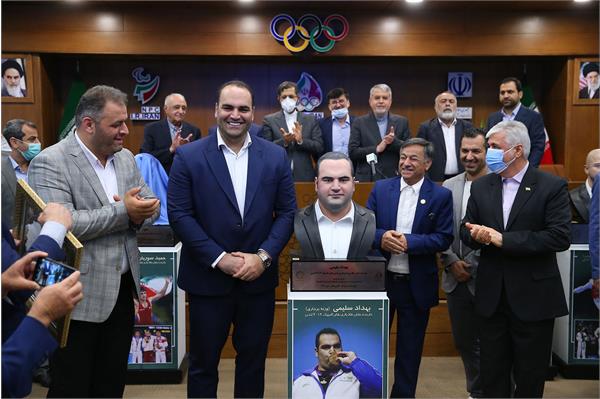 مراسم رونمایی از سردیس قهرمانان ورزش کشور// 42