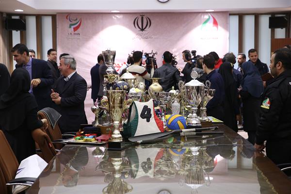 مراسم اهدا مدال و کاپ افتخارآفرینان ورزش کشور به موزه المپیک و پارالمپیک 52