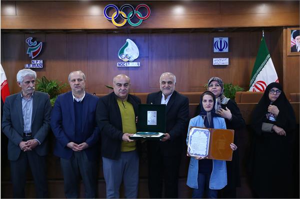 آیین تقدیر از قهرمانان و فعالان عرصه ورزش و محیط زیست 7