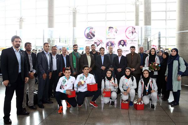 آخرین گروه ورزشی المپیک جوانان در میان استقبال مسئولان کمیته ملی المپیک وارد کشور شد