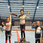 نفرات برتر اسکیت سرعت داخل سالن روی سکو رفتند