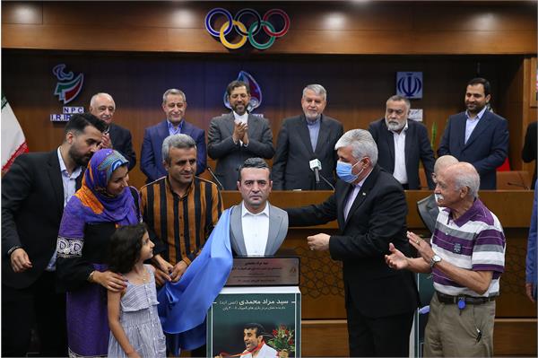 مراسم رونمایی از سردیس قهرمانان ورزش کشور// 35