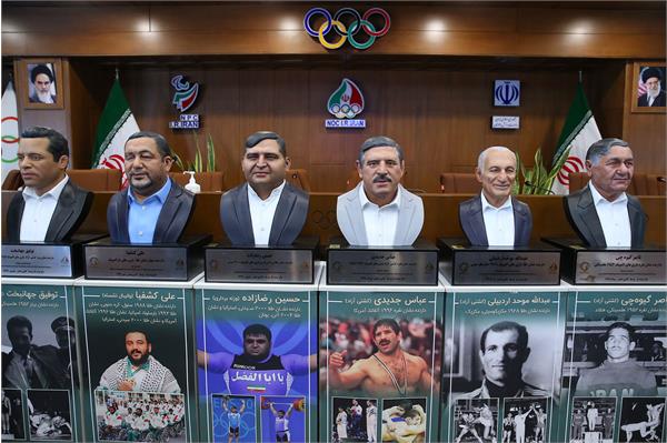 مراسم رونمایی از سردیس قهرمانان ورزش کشور 69