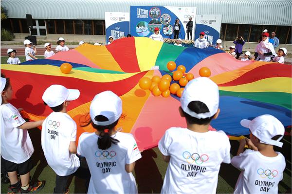 مراسم دوی روز المپیک 52