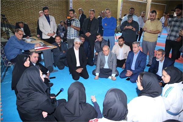 بازدید وزیر ورزش و جوانان و مسولان کمیته ملی المپیک  از اردو تیم ملی کاراته 16