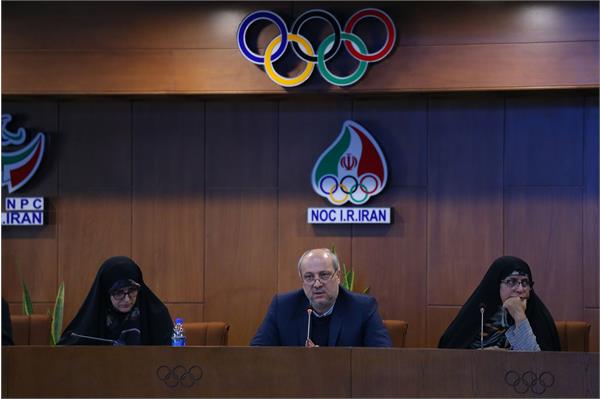 دوره مدیریت و رهبری در ورزش زنان 17