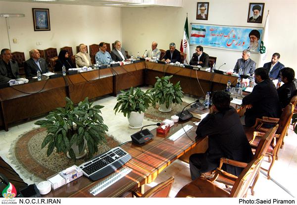 با حضور دکتر عباسی برگزار شد؛یکصدمین نشست اعضای هیات اجرایی در دفتر سرپرست وزارت ورزش و جوانان